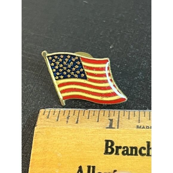 Assortment of 6 Pins Angels, Bowling, Flag - Picture 8 of 12